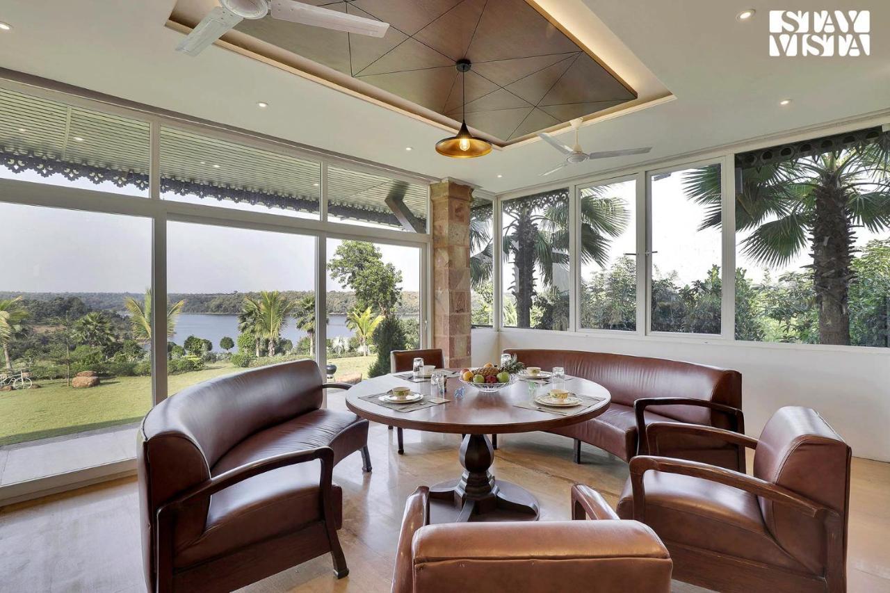 Stayvista'S Lakeside Whispers - Lake & Mountain-View Villa With Lawn & Indoor-Outdoor Games Nagpur Exterior photo