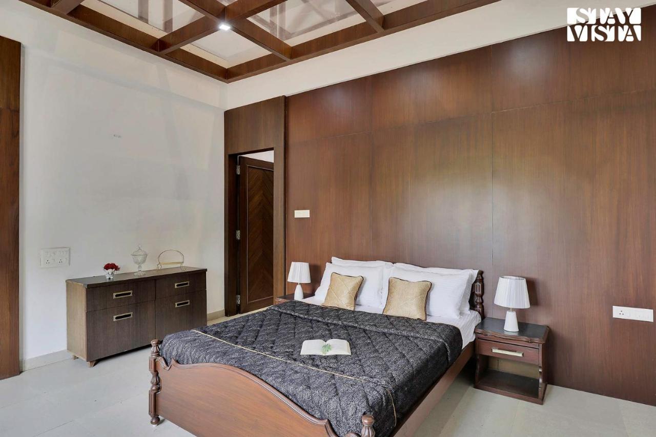 Stayvista'S Lakeside Whispers - Lake & Mountain-View Villa With Lawn & Indoor-Outdoor Games Nagpur Exterior photo