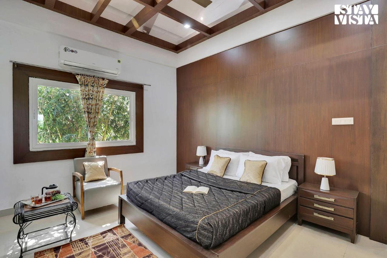 Stayvista'S Lakeside Whispers - Lake & Mountain-View Villa With Lawn & Indoor-Outdoor Games Nagpur Exterior photo